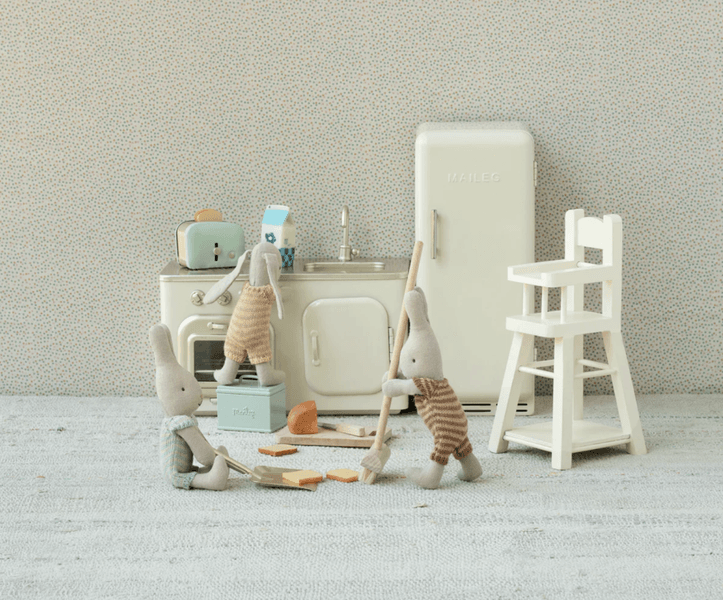 Maileg Bread box w. utensils Miniature