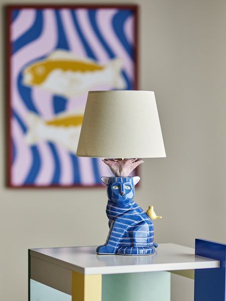Lampe Eri bl&aring; katt