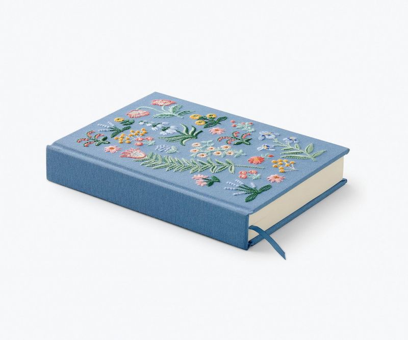 Rifle Paper Co Menagerie brodert dagbok 