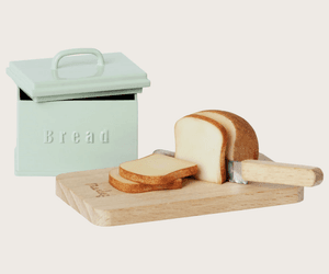 Hovedbilde Maileg Bread box w. utensils Miniature