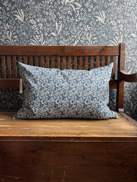 Keiserens nye putetrekk Liberty Emma and Georgina Ultramarine