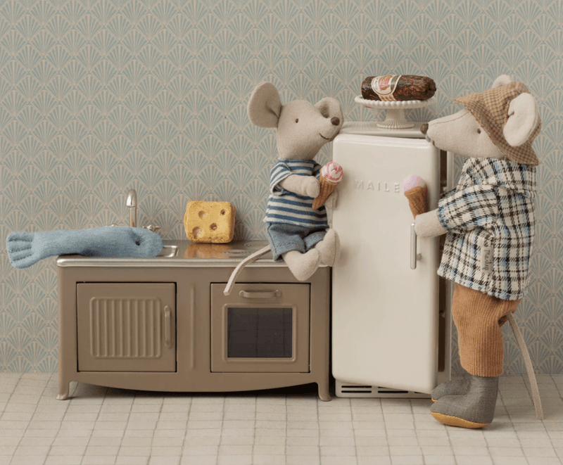 Maileg Fridge Mouse Off white